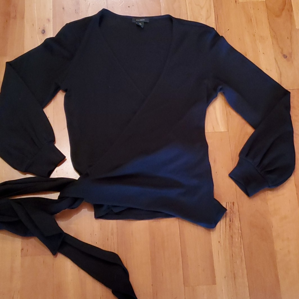 HALOGEN XS BLACK WRAP TOP